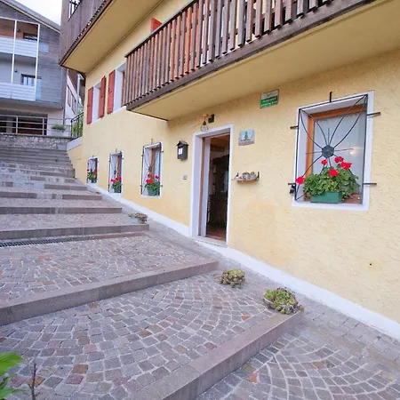 In Cima Contrada