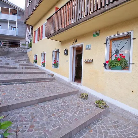 In Cima Contrada